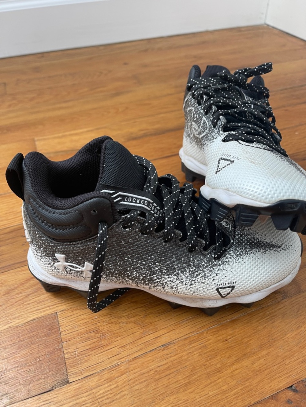 Under Armour Kids Black and White Gradient Cleats